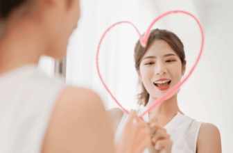 A Information To Falling In Love With Your Reflection